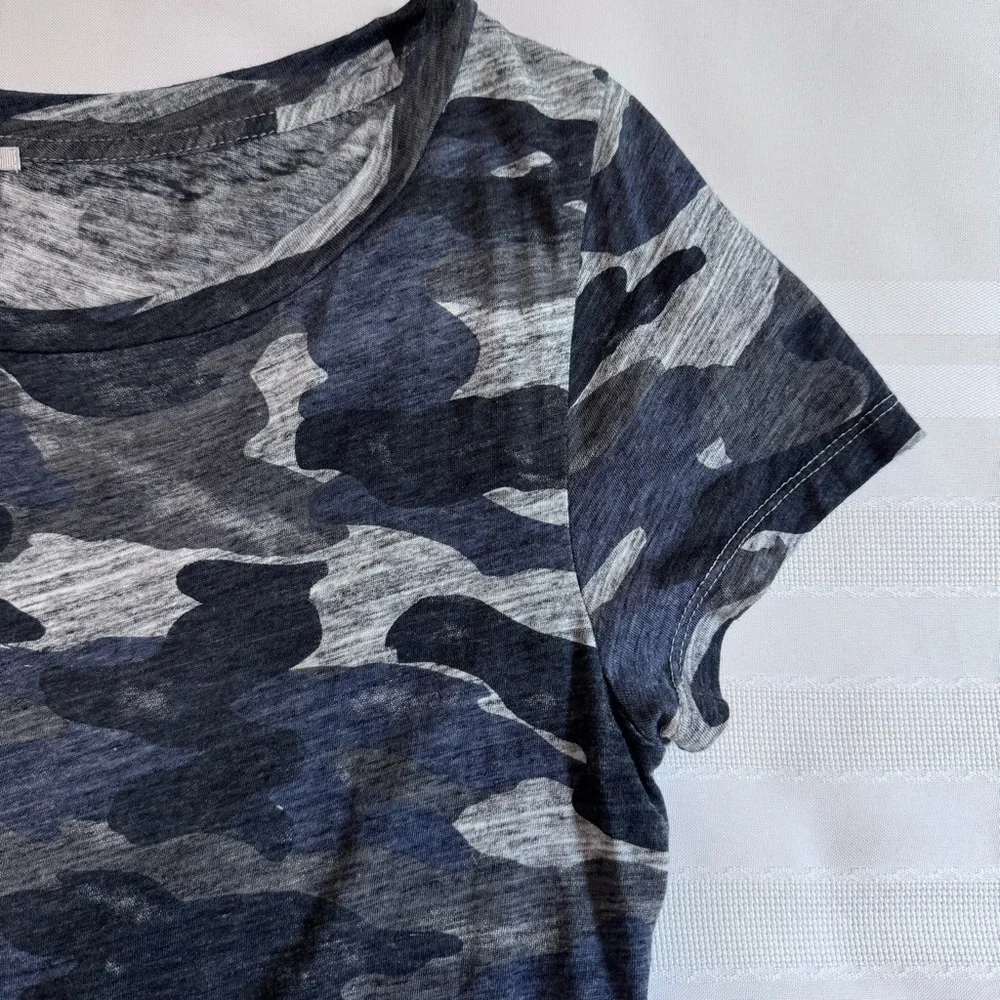 J. Crew Camo Crewneck Tee Small Black Navy Gray Cotton Blend Fitted